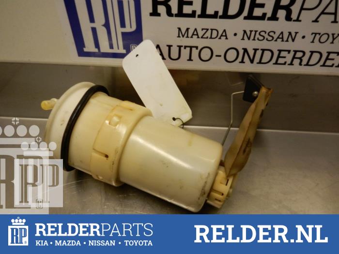 Gebruikte Tank element Pomp Toyota Yaris (P1) 1.0 16V VVT-i Prijs € 45,00 Margeregeling aangeboden door Relder Parts B.V.