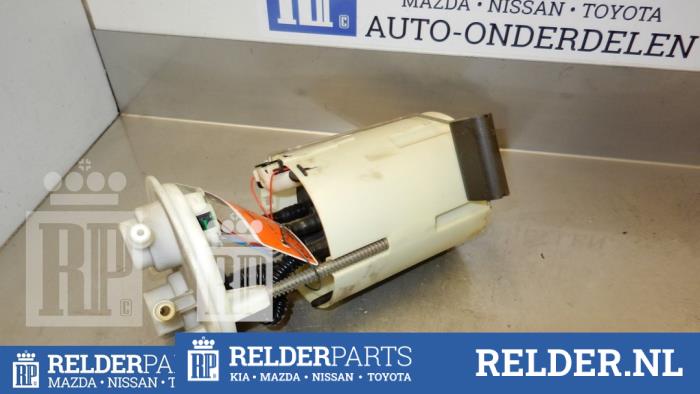Gebruikte Tank element Pomp Toyota Corolla (E12) 1.4 16V VVT-i Prijs € 30,00 Margeregeling aangeboden door Relder Parts B.V.