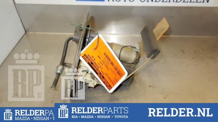 Gebruikte Tank element Pomp Toyota Avensis (T22) 1.8 16V Prijs € 45,00 Margeregeling aangeboden door Relder Parts B.V.