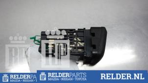 Gebruikte Paniekverlichtings Schakelaar Nissan Almera (N16) 2.2 Di 16V Prijs € 18,00 Margeregeling aangeboden door Relder Parts B.V.