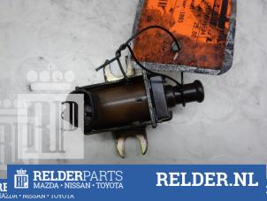 Gebruikte Vacuum ventiel Toyota Hilux II 2.4 TD 4x4 Prijs € 36,00 Margeregeling aangeboden door Relder Parts B.V.