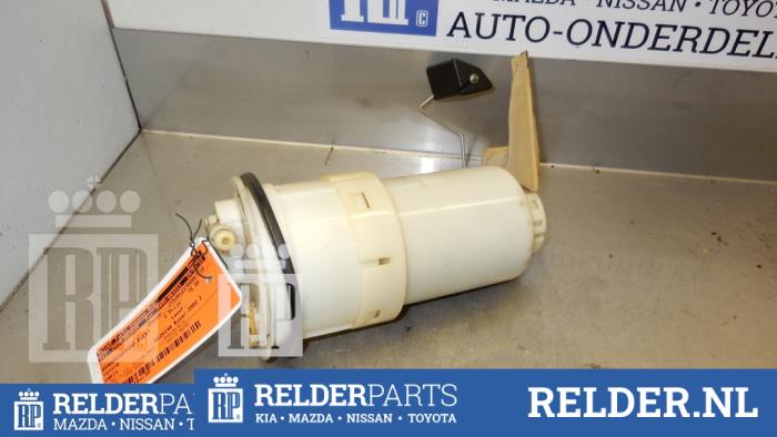 Gebruikte Tank element Pomp Toyota Yaris (P1) 1.3 16V VVT-i Prijs € 45,00 Margeregeling aangeboden door Relder Parts B.V.