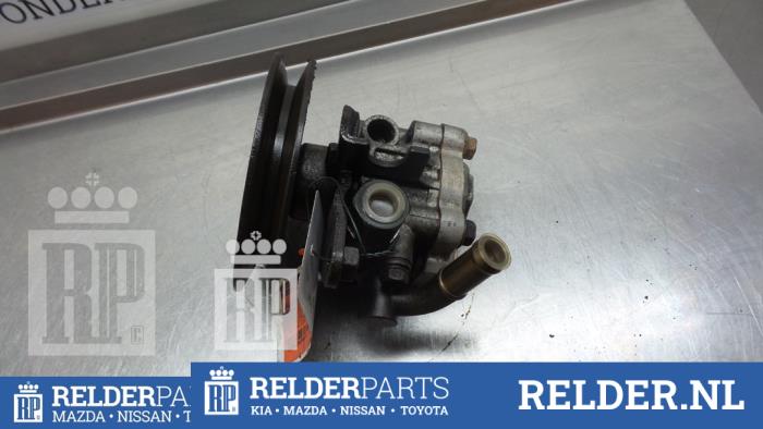 Gebruikte Pomp Servo Nissan Vanette (C23) 2.3 D E/Cargo Prijs € 45,00 Margeregeling aangeboden door Relder Parts B.V.