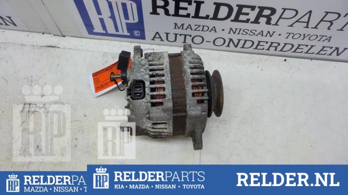 Dynamo van een Nissan Primera (P11) 2.0 TD SLX 2001