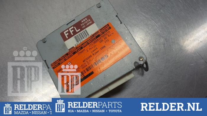 ABS Computer van een Toyota Corolla Wagon (E11) 1.3 16V 1998