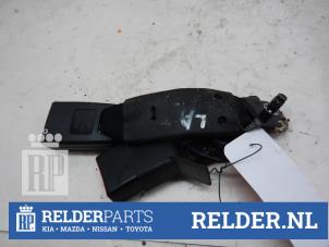 Gebruikte Veiligheidsgordel Insteek links-achter Toyota Avensis Wagon (T27) 2.0 16V D-4D-F Prijs € 25,00 Margeregeling aangeboden door Relder Parts B.V.