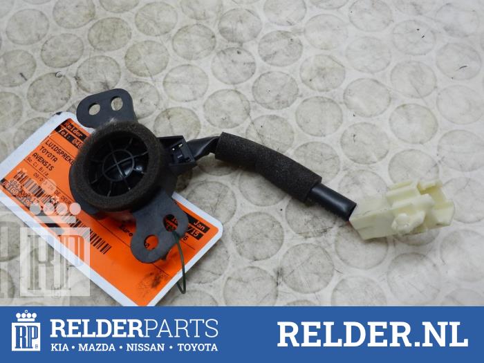 Luidspreker van een Toyota Avensis Wagon (T27) 2.0 16V D-4D-F 2011