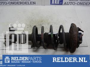 Gebruikte Schokdemperpoot links-voor Nissan Primera (P12) 1.6 16V Prijs € 41,00 Margeregeling aangeboden door Relder Parts B.V.