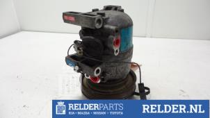 Gebruikte Pomp Airco Nissan Primera (P10) 2.0i 16V SPi Kat. Prijs € 45,00 Margeregeling aangeboden door Relder Parts B.V.