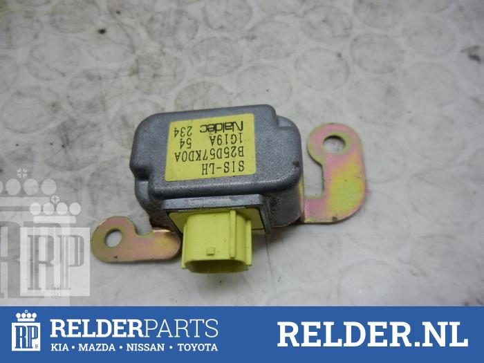 Gebruikte Airbag Sensor Mazda 323 Fastbreak (BJ14) 1.6 16V Autom. Prijs € 23,00 Margeregeling aangeboden door Relder Parts B.V.