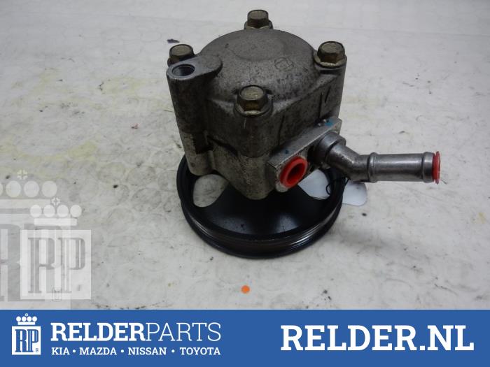 Gebruikte Servopomp Nissan Almera Tino (V10M) 1.8 16V Prijs € 45,00 Margeregeling aangeboden door Relder Parts B.V.