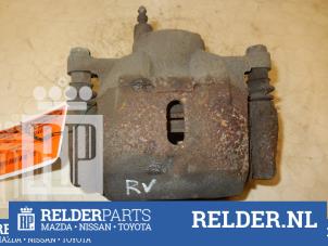 Gebruikte Remklauw (Tang) rechts-voor Toyota Yaris Verso (P2) 1.3 16V Prijs € 32,00 Margeregeling aangeboden door Relder Parts B.V.
