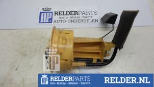 Gebruikte Tankvlotter Toyota Corolla Verso (R10/11) 2.2 D-4D 16V Prijs € 45,00 Margeregeling aangeboden door Relder Parts B.V.