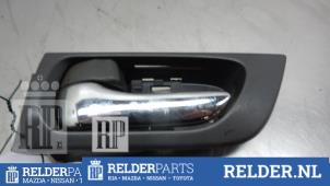 Gebruikte Portiergreep 4Deurs links-voor Toyota Land Cruiser (J12) 3.0 D-4D 16V Prijs € 23,00 Margeregeling aangeboden door Relder Parts B.V.