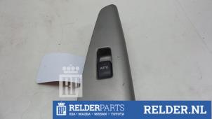 Gebruikte Raam schakelaar elektrisch Toyota Corolla Verso (E12) 2.0 D-4D 16V 90 Prijs € 23,00 Margeregeling aangeboden door Relder Parts B.V.