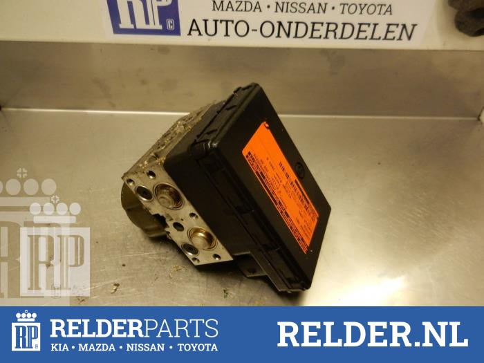 Gebruikte Computer ABS Toyota Corolla Verso (E12) 2.0 D-4D 16V 90 Prijs € 45,00 Margeregeling aangeboden door Relder Parts B.V.