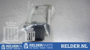 Gebruikte Luchthoeveelheidsmeter Nissan Almera Tino (V10M) 2.2 Di 16V HP Prijs € 45,00 Margeregeling aangeboden door Relder Parts B.V.