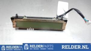 Gebruikte Display Interieur Mazda 3 Sport (BK) 1.6 CiTD 16V Prijs € 50,00 Margeregeling aangeboden door Relder Parts B.V.