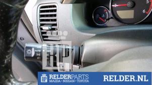 Gebruikte Pinker Schakelaar Nissan Pathfinder (R51) 2.5 dCi 16V 4x4 Prijs € 36,00 Margeregeling aangeboden door Relder Parts B.V.