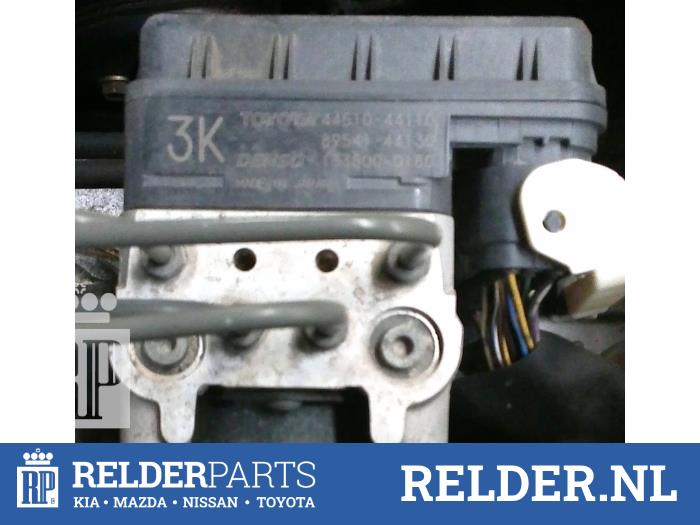 Gebruikte ABS Pomp Toyota Avensis Verso (M20) 2.4 16V VVT-i D4 Prijs € 50,00 Margeregeling aangeboden door Relder Parts B.V.