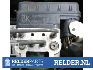 Gebruikte ABS Pomp Toyota Avensis Verso (M20) 2.4 16V VVT-i D4 Prijs € 50,00 Margeregeling aangeboden door Relder Parts B.V.