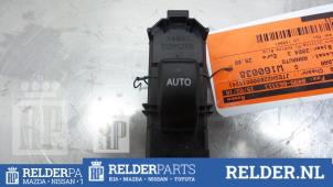Gebruikte Raam schakelaar elektrisch Toyota Avensis Verso (M20) 2.0 16V VVT-i D-4 Prijs € 23,00 Margeregeling aangeboden door Relder Parts B.V.