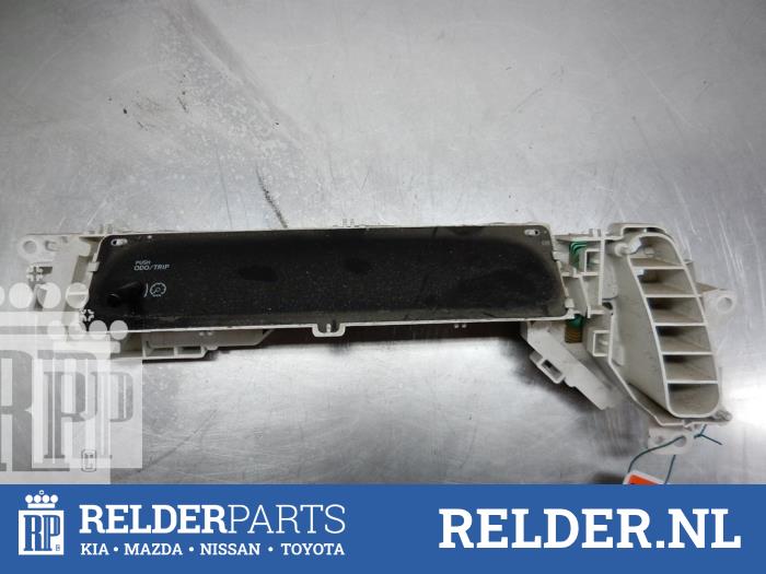 Gebruikte Display Interieur Toyota Previa (R3) 2.0 D-4D 16V Prijs € 68,00 Margeregeling aangeboden door Relder Parts B.V.