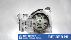 Gebruikte Brandstofpomp Mechanisch Mazda 3 Sport (BK14) 1.6i 16V Prijs € 135,00 Margeregeling aangeboden door Relder Parts B.V.