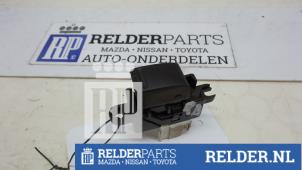 Gebruikte Elektrisch Raam Schakelaar Nissan Almera Tino (V10M) 1.8 16V Prijs € 23,00 Margeregeling aangeboden door Relder Parts B.V.