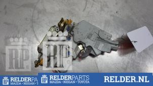 Gebruikte Portierslot Mechaniek 4Deurs links-voor Nissan Primera (P11) 2.0 SRi 16V Prijs € 36,00 Margeregeling aangeboden door Relder Parts B.V.