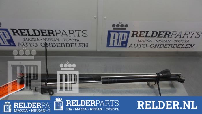 Set Gasdempers Achterklep van een Toyota Yaris (P1) 1.0 16V VVT-i 2001