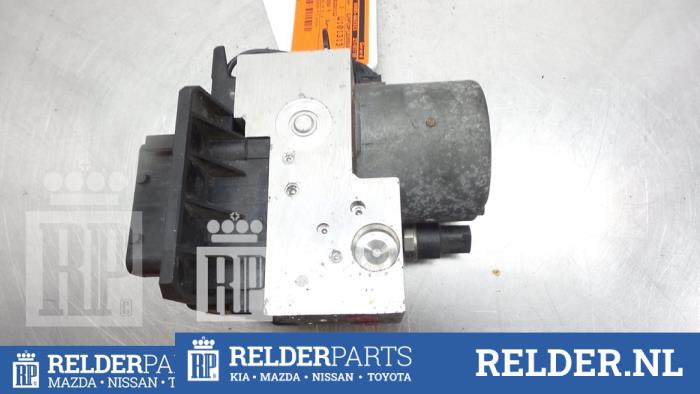 ABS Computer van een Nissan Primera (P12) 2.0 16V 2004