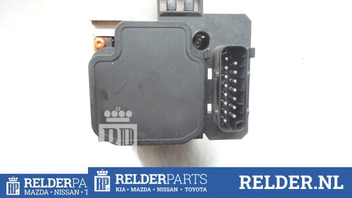 ABS Computer van een Nissan Primera (P12) 2.0 16V 2004