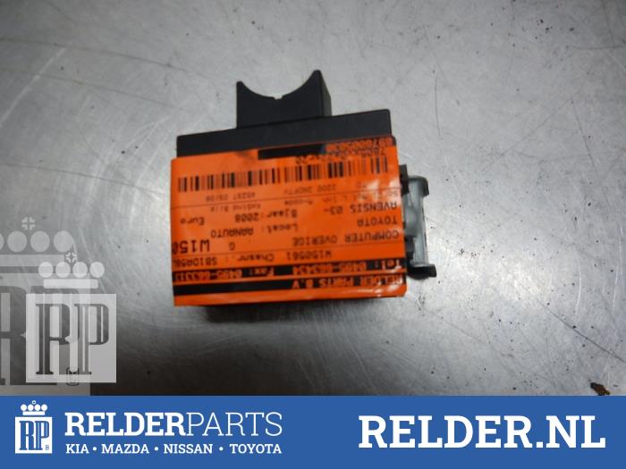 Computer Diversen van een Toyota Avensis (T25/B1D) 2.2 D-4D 16V 2008