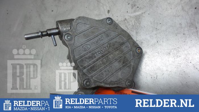 Videpomp (Diesel) van een Toyota Avensis (T25/B1D) 2.2 D-4D 16V 2008