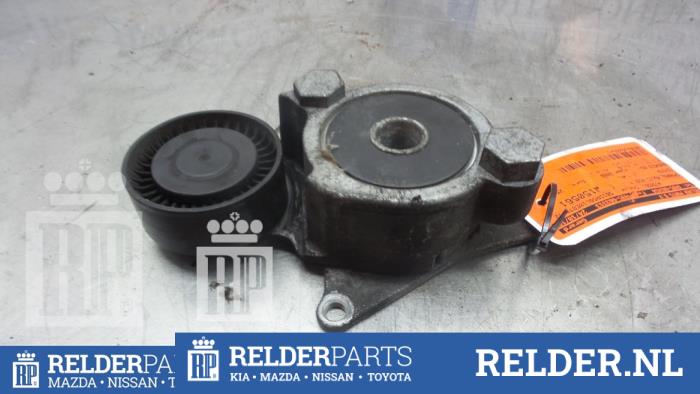 Spanrol Multiriem van een Toyota Avensis (T25/B1D) 2.2 D-4D 16V 2008