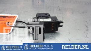 Gebruikte Elektrisch Raam Schakelaar Nissan Pathfinder (R51) 2.5 dCi 16V 4x4 Prijs € 23,00 Margeregeling aangeboden door Relder Parts B.V.