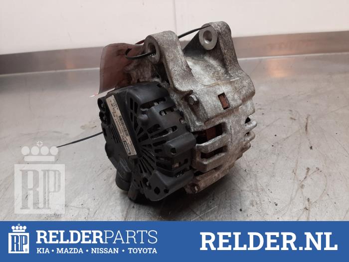 Dynamo van een Toyota Aygo (B10) 1.4 HDI 2008