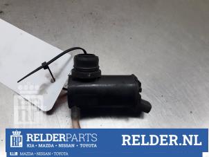 Gebruikte Ruitensproeierpomp achter Toyota Avensis Verso (M20) 2.0 16V VVT-i D-4 Prijs € 23,00 Margeregeling aangeboden door Relder Parts B.V.