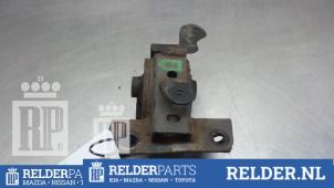 Gebruikte Motorsteun Toyota Avensis Verso (M20) 2.0 16V VVT-i D-4 Prijs € 27,00 Margeregeling aangeboden door Relder Parts B.V.