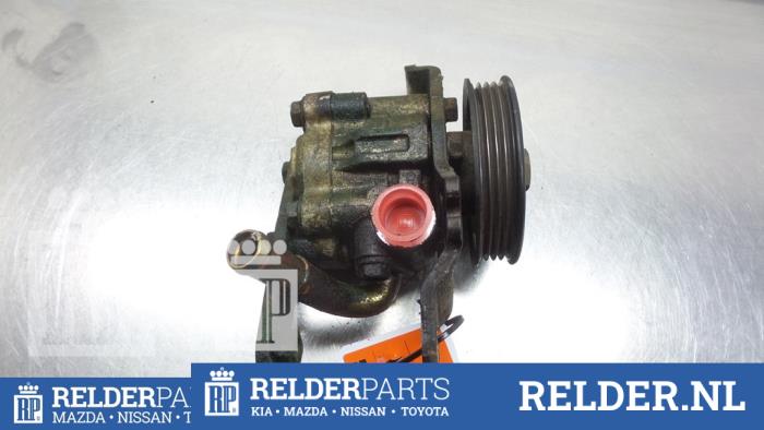 Gebruikte Pomp Servo Nissan Micra (K11) 1.0 16V Prijs € 45,00 Margeregeling aangeboden door Relder Parts B.V.