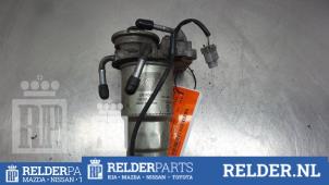 Gebruikte Opvoerpomp Toyota Avensis Wagon (T25/B1E) 2.2 D-4D 16V D-CAT Prijs € 36,00 Margeregeling aangeboden door Relder Parts B.V.