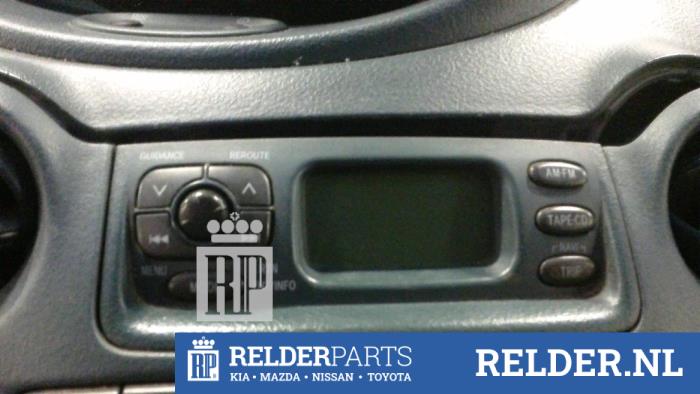 Gebruikte Display Interieur Toyota Yaris (P1) 1.0 16V VVT-i Prijs € 35,00 Margeregeling aangeboden door Relder Parts B.V.