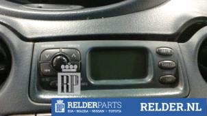 Gebruikte Display Interieur Toyota Yaris (P1) 1.0 16V VVT-i Prijs € 35,00 Margeregeling aangeboden door Relder Parts B.V.