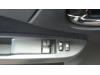 Elektrisch Raam Schakelaar van een Toyota Verso S, 2010 / 2016 1.4 D-4D, MPV, Diesel, 1.364cc, 66kW (90pk), FWD, 1NDTV, 2010-11 / 2016-10, NLP12 2012