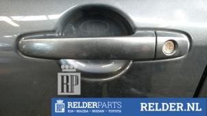 Gebruikte Portiergreep 4Deurs links-voor Toyota RAV4 (A3) 2.0 16V Valvematic 4x2 Prijs € 23,00 Margeregeling aangeboden door Relder Parts B.V.