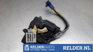 Gebruikte Achterklep Slotmechaniek Toyota Avensis Wagon (T25/B1E) 2.0 16V D-4D Prijs € 25,00 Margeregeling aangeboden door Relder Parts B.V.
