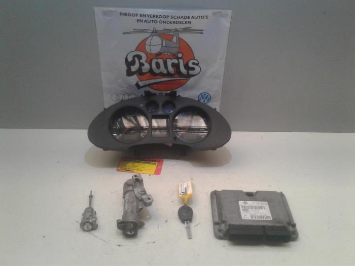 Gebruikte Kontaktslot + computer Seat Cordoba (6L2) 1.4 16V Prijs € 125,00 Margeregeling aangeboden door Baris Schiedam