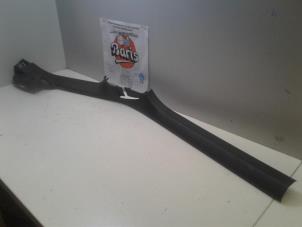 Gebruikte Sierstrip Volkswagen Passat (362) 1.6 TDI 16V Bluemotion Prijs € 20,00 Margeregeling aangeboden door Baris Schiedam