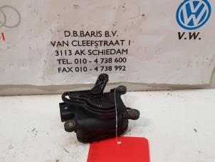 Gebruikte Kachelklep Motor Audi A6 (C5) 2.4 V6 30V Prijs € 20,00 Margeregeling aangeboden door Baris Schiedam